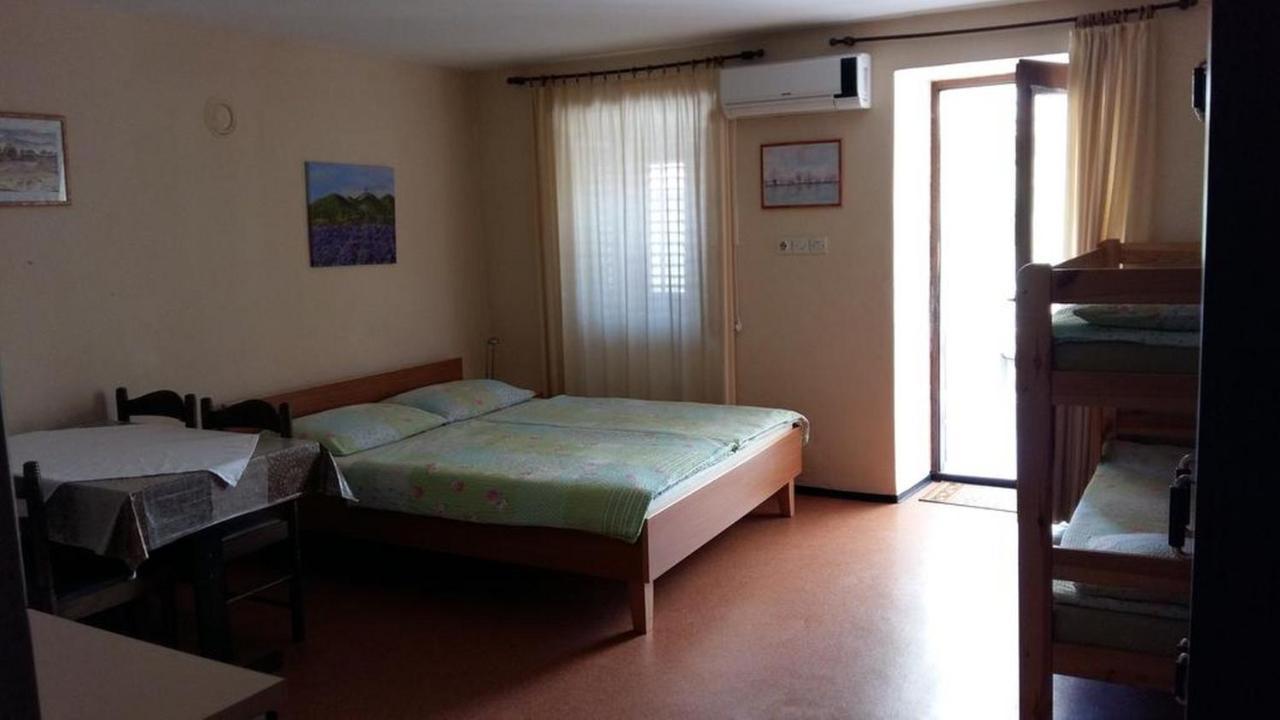 Apartments Peter Dobrinj Habitación foto